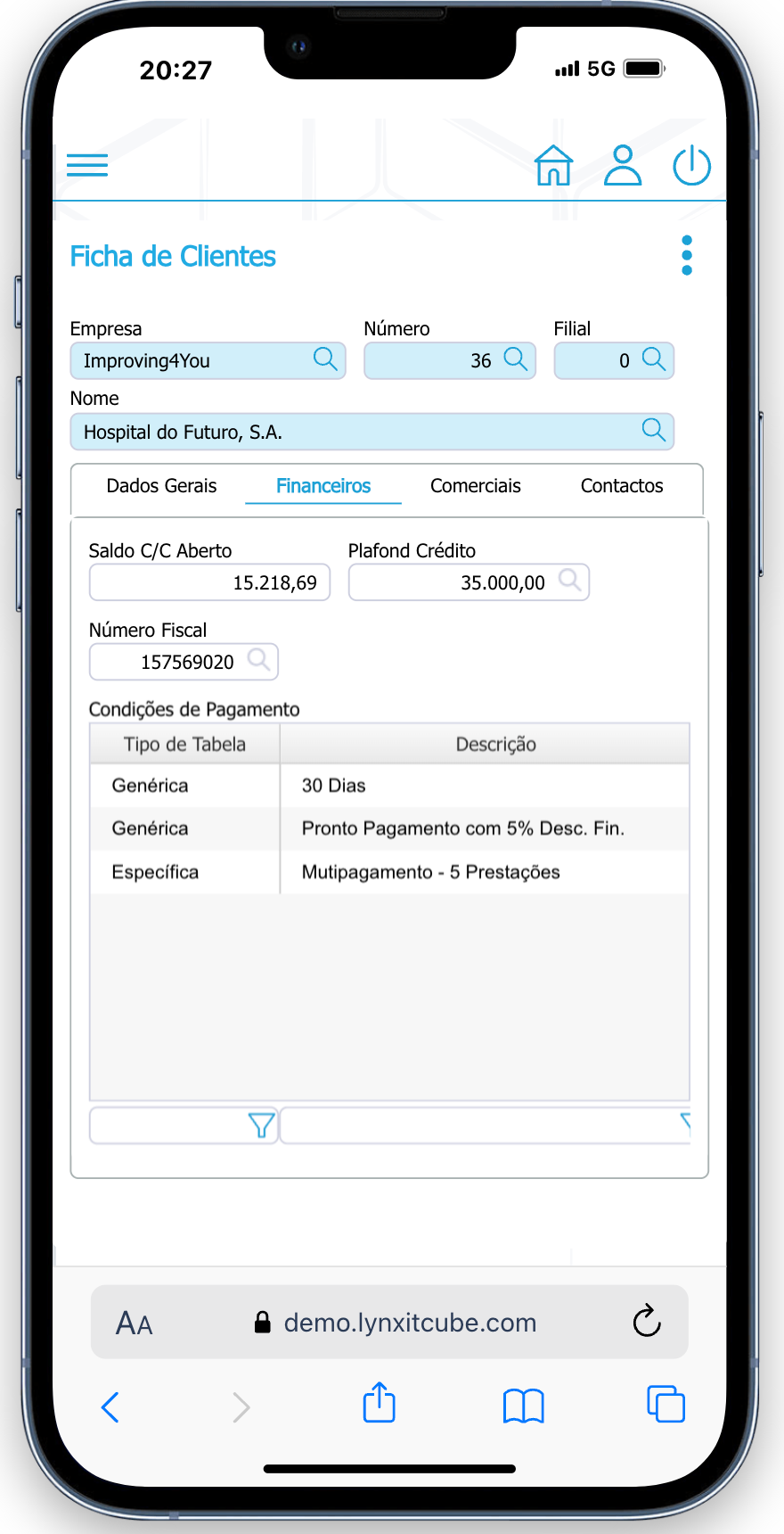 LynxiT_Cube_04_Smartphone_Customers